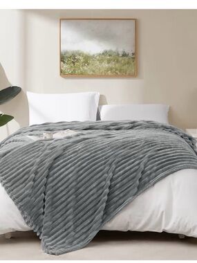 Cozy Plush Ribbed Fleece Blanket - Gray